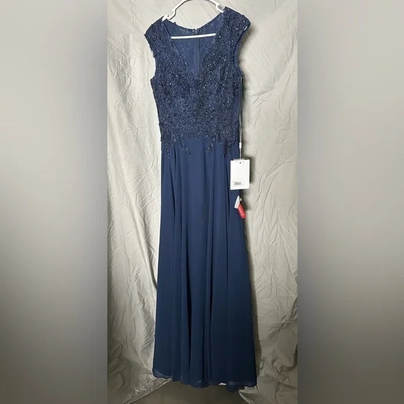 Mac Duggal 20264 NWT APPLIQUED CAP SLEEVE BODICE FLOWY GOWN - Picture 5 of 13